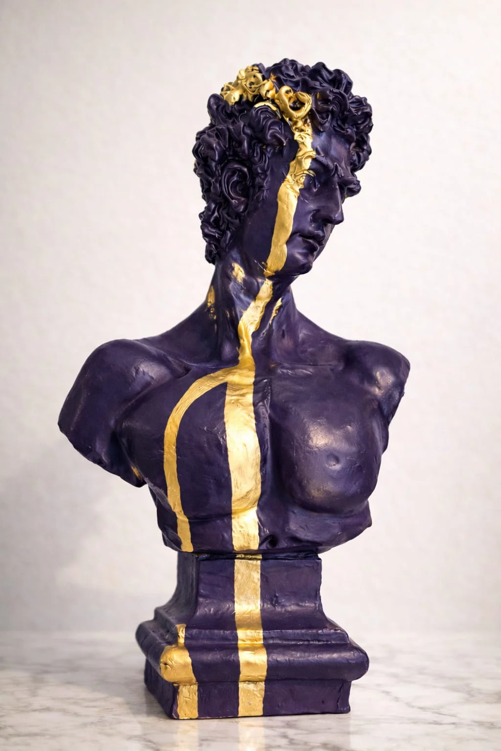 Modern luxury bust sculpture  with striking gold accents - Image 4