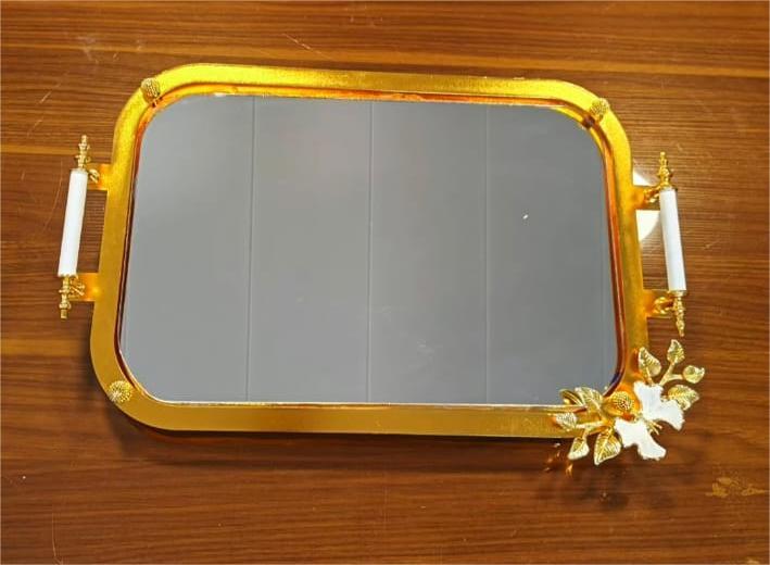 Tray gold with a mirror