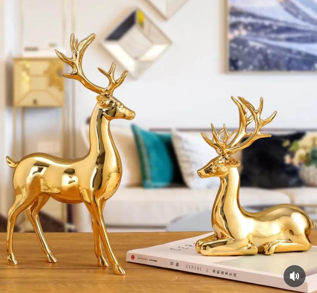 Set of 2 raindeer gold resin