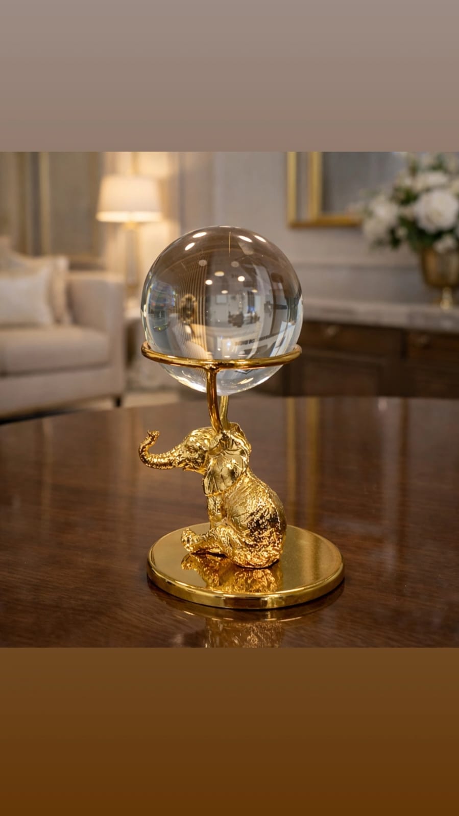 Elephant gold holding ball crystal