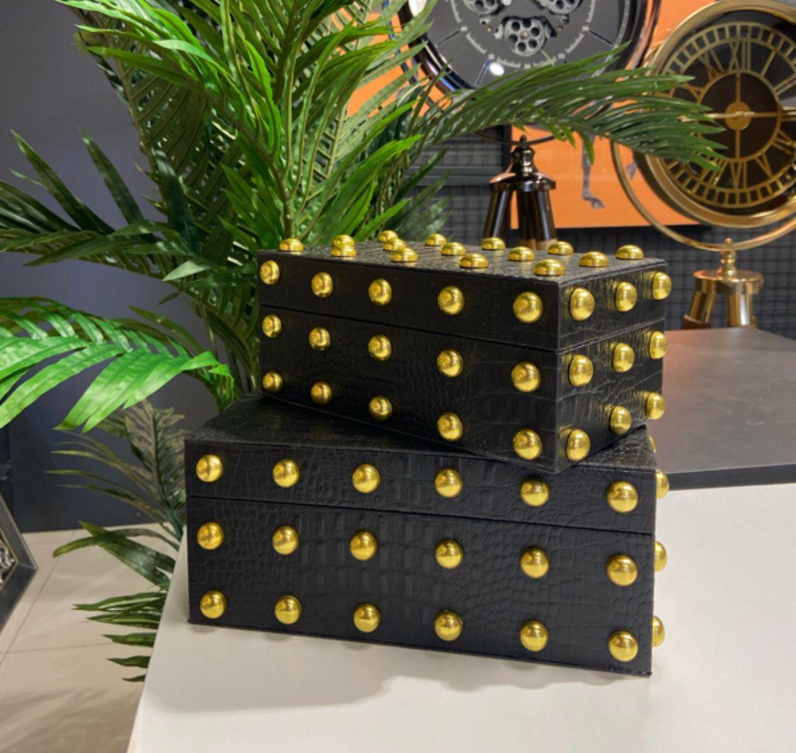 box with golden dots - Image 5