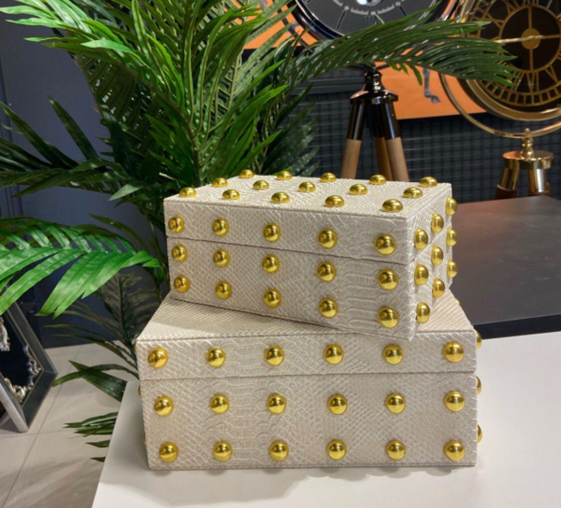 box with golden dots - Image 3