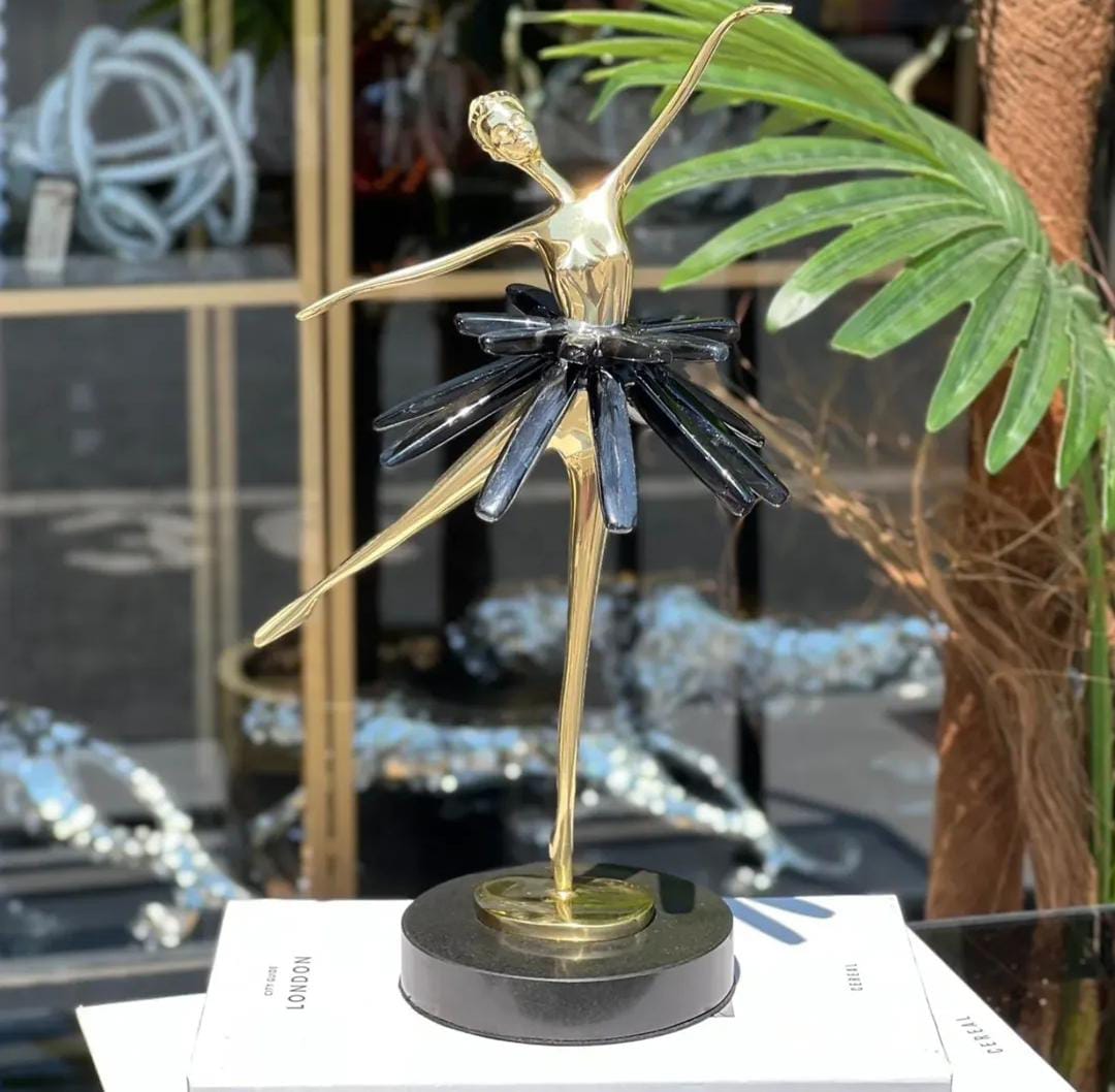 Dancing girl black and gold - Image 5