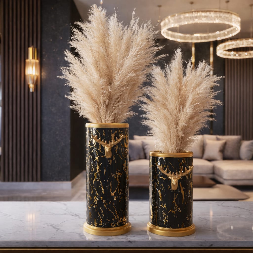 Vase black with deer design