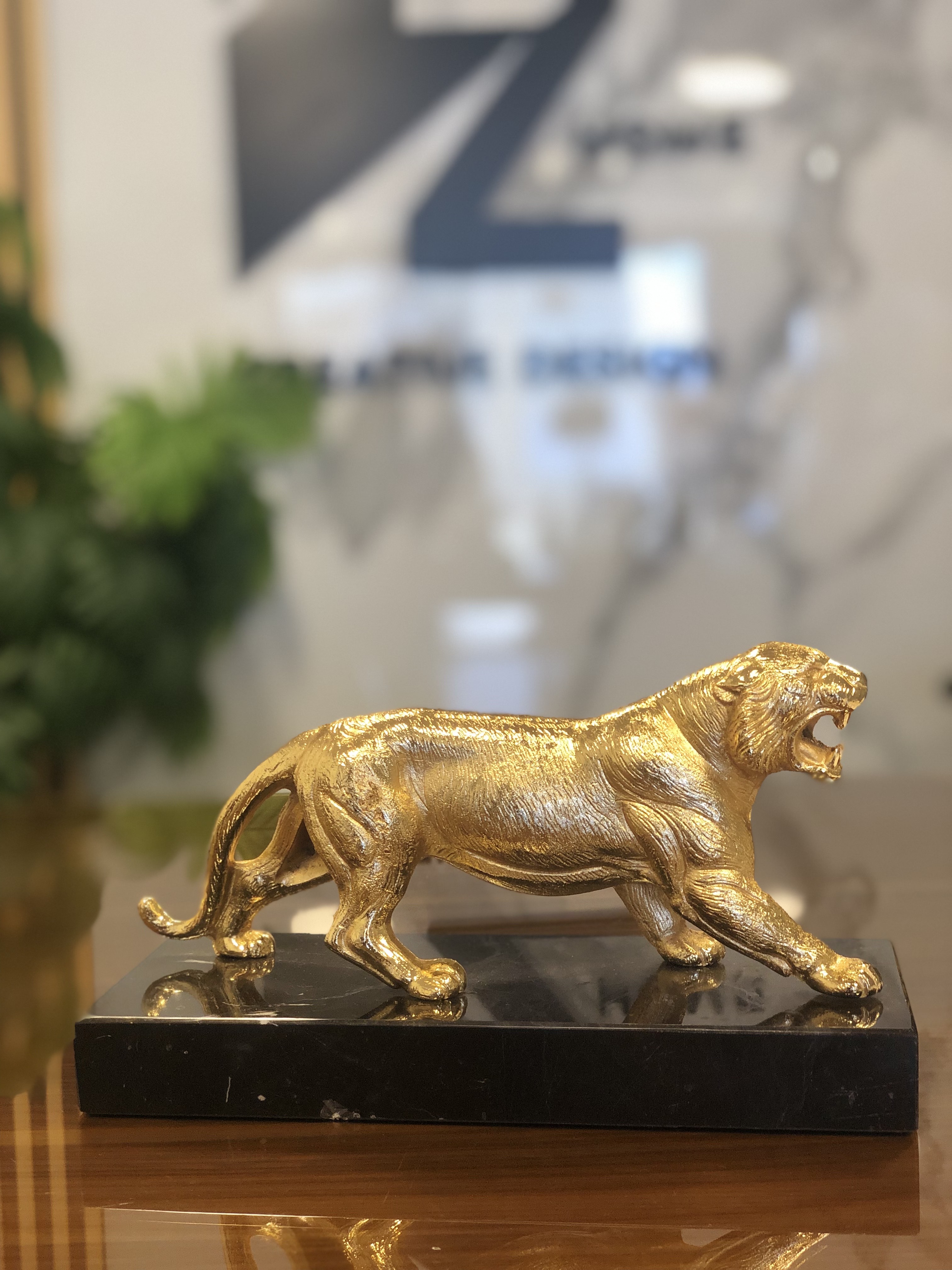 Tiger with stand marble
