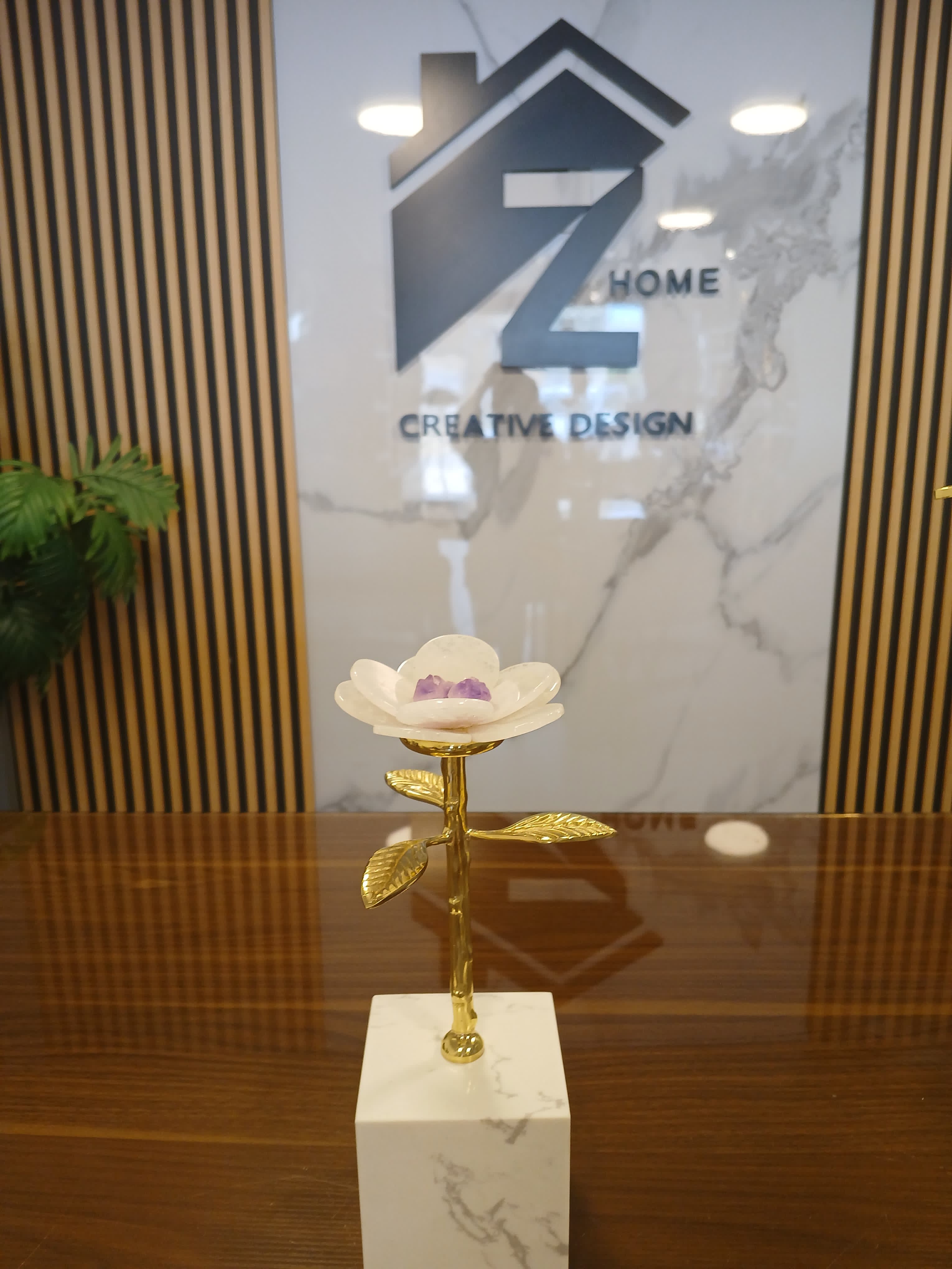 Plum blossom ornaments trumpet