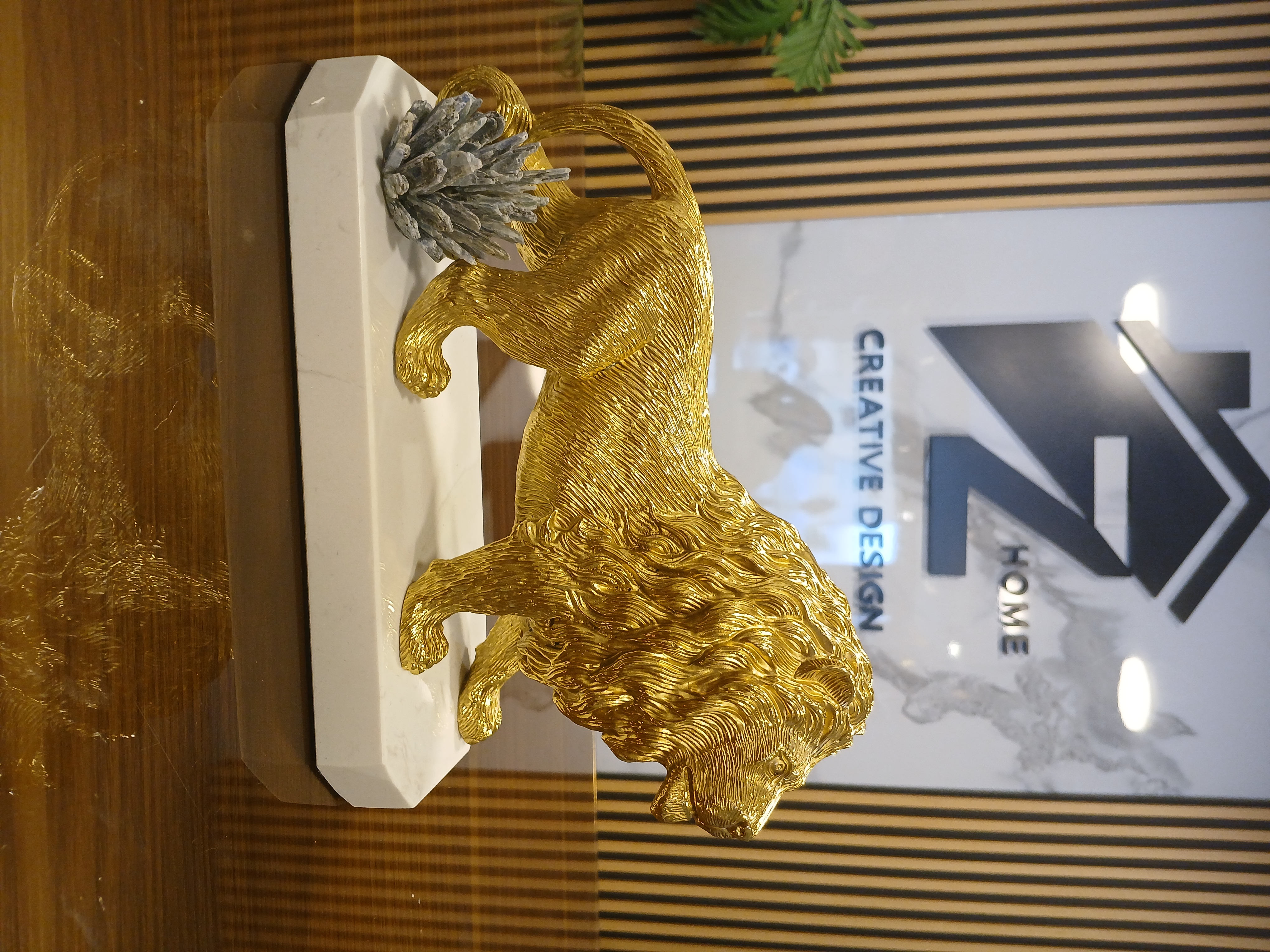 Golden lion home furniching ornaments